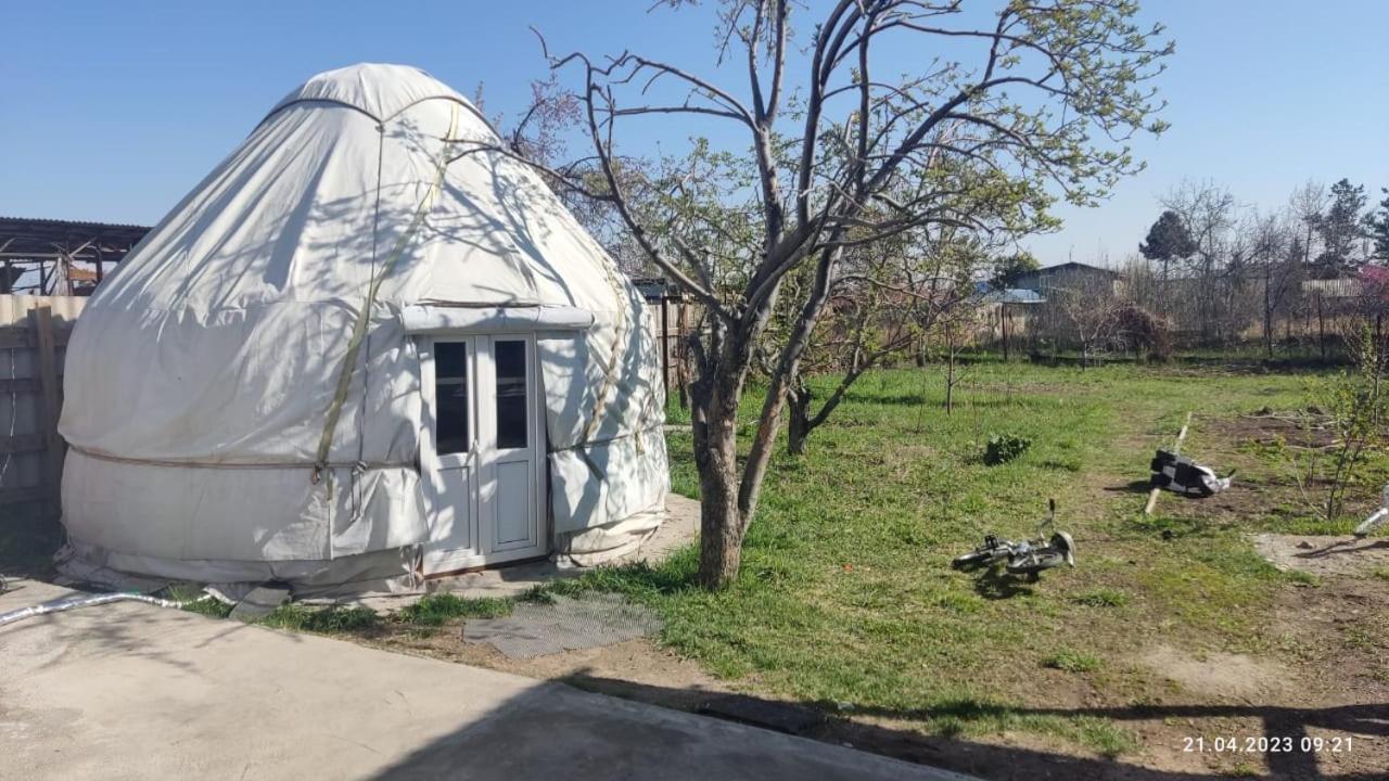 Yurt Stay In Downtown Каракол Екстер'єр фото