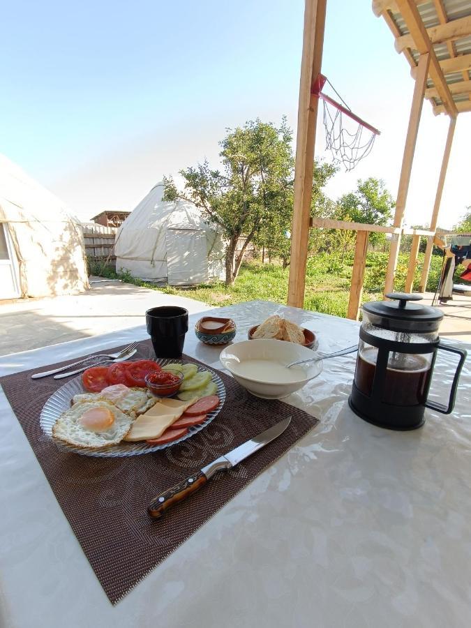Yurt Stay In Downtown Каракол Екстер'єр фото